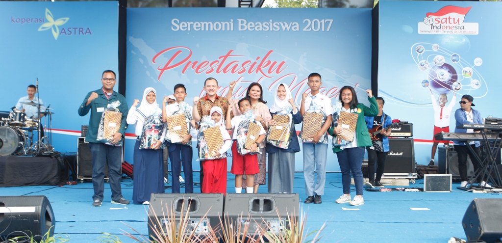 Beasiswa Koperasi Astra Dukung 30.904 Siswa di Seluruh Indonesia